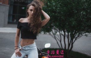 姜华姓名分数72分