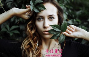 何璧坚姓名打分72分