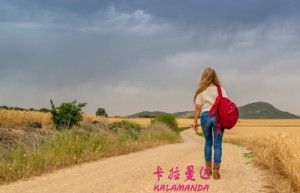 邹倚梦姓名评分72分